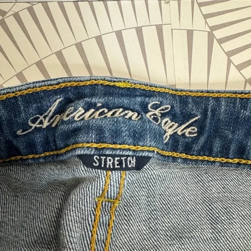 American Eagle Women’s Jean Shorts Size 8 Cuffed Hem Inseam‎ 8 inches - Picture 2 of 5